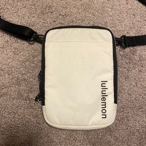 Lululemon On The Move bag